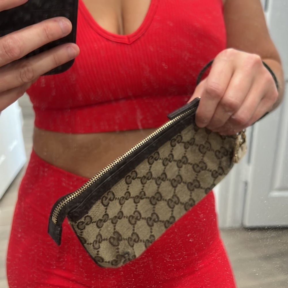 Vintage Auth Gucci handbag!